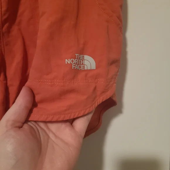 The North Face hiking shorts - Picture 3 of 7